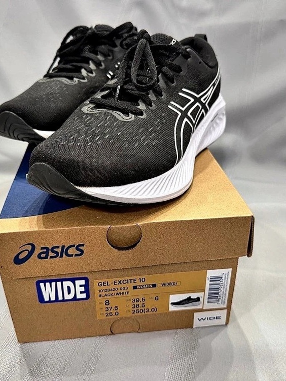 ASICS Gel-Excite 10 Black & White US 8 Wide